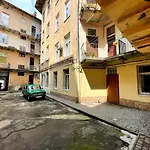 White On Center Apartment Lviv