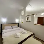 White On Center *