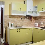 White On Center Apartment *