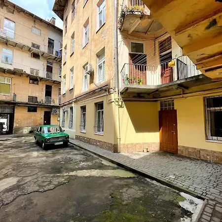 White On Center Apartamento Lviv