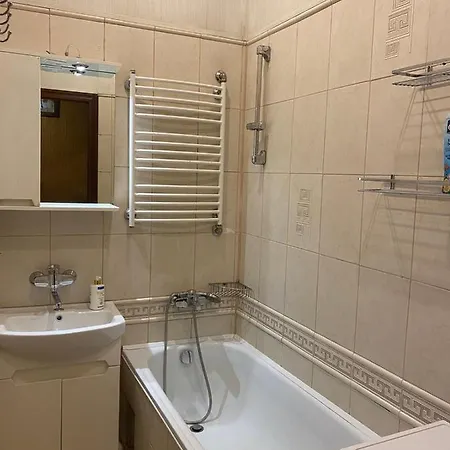 White On Center דירה