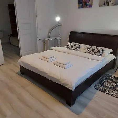 דירה White On Center לבוב