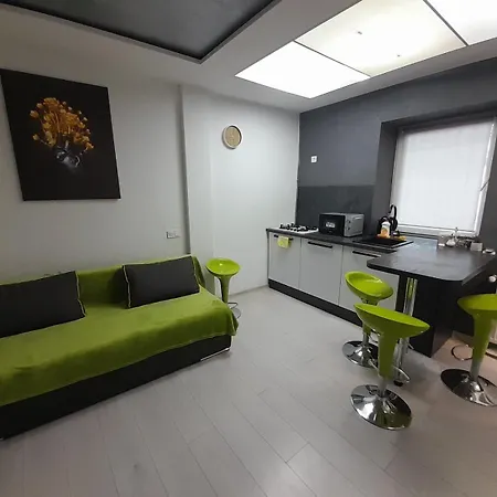 White On Center Apartment *