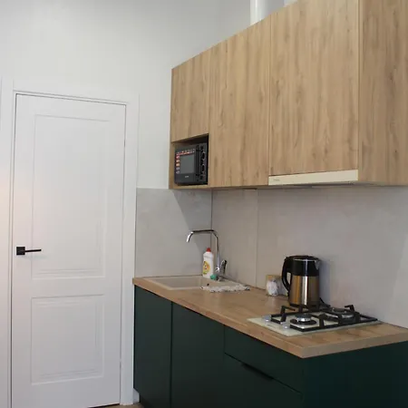 White On Center Apartment *