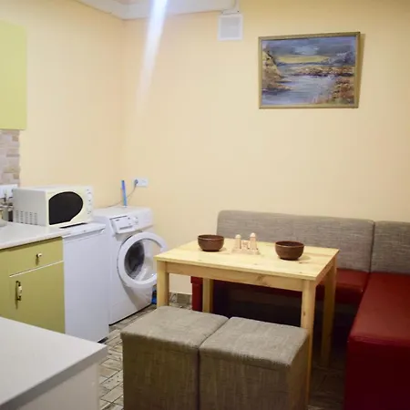 דירה White On Center *