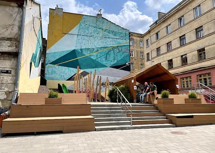 White On Center * לבוב