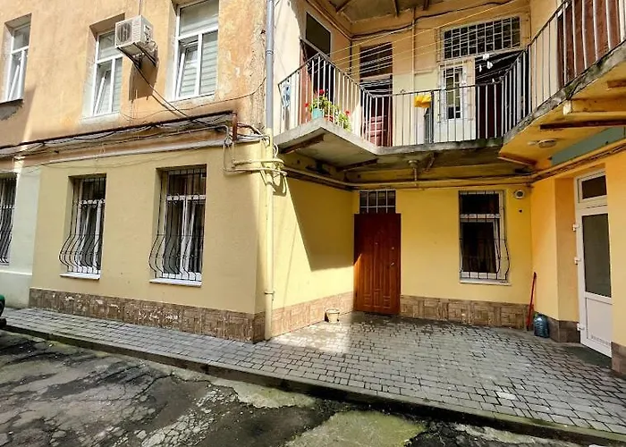 דירה White On Center