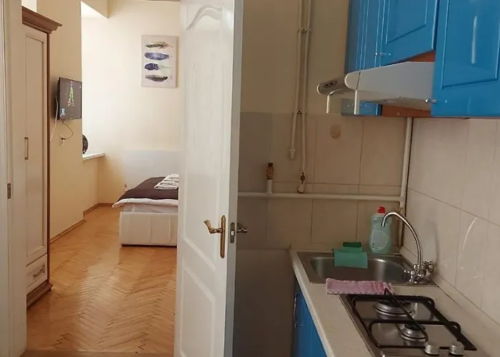 White On Center * Leopoli