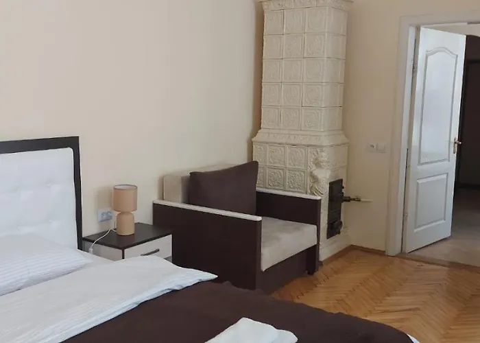 White On Center Leopoli