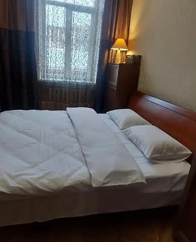 White On Center דירה