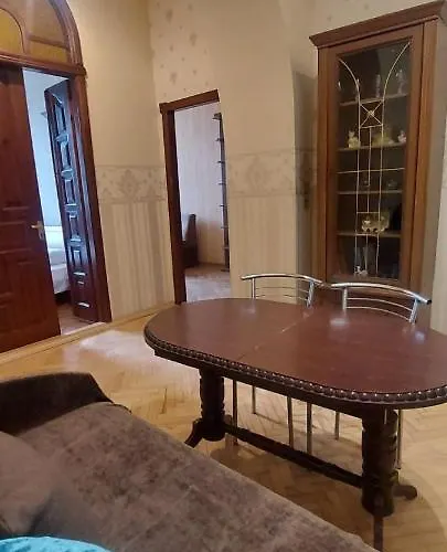 דירה White On Center לבוב