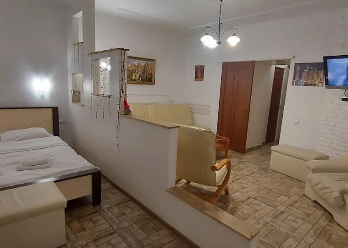 White On Center Leopoli