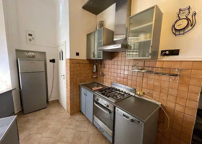 דירה White On Center