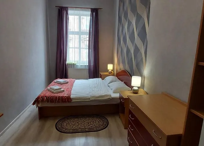 White On Center * לבוב