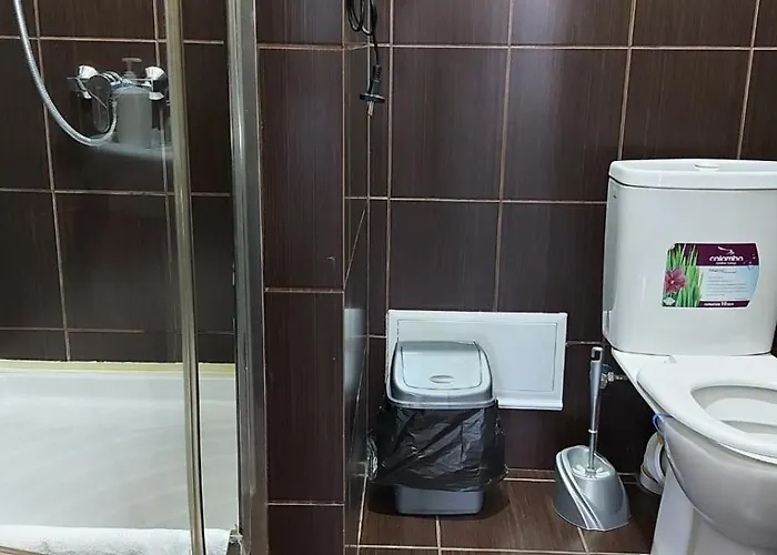 White On Center Leopoli