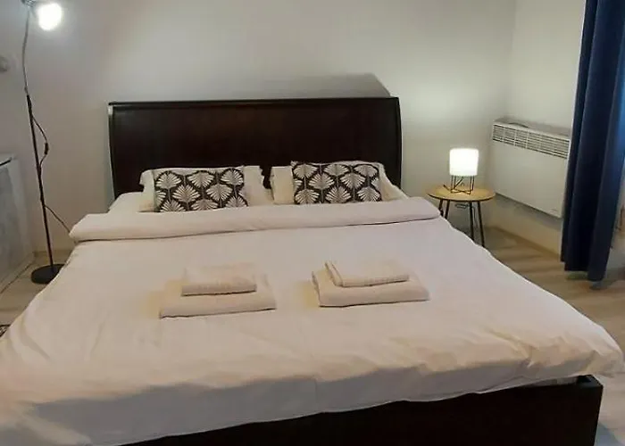 White On Center דירה