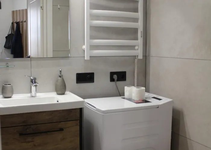 White On Center Apartmán