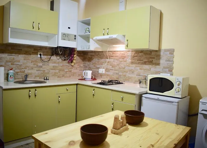 White On Center דירה